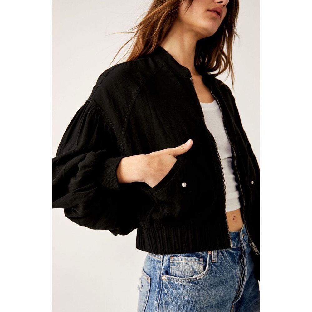 🆕 Free People 100% Viscose Material Size Large Black Bomber Reduced Shipping 🤗